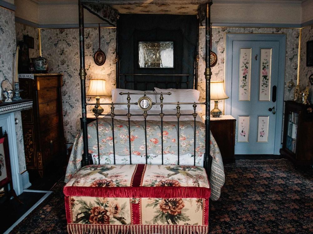 St Benedict - Victorian Bed And Breakfast Hastings Exterior photo