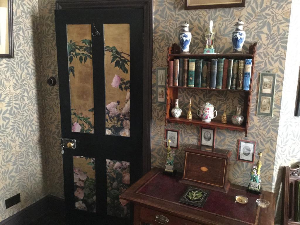 St Benedict - Victorian Bed And Breakfast Hastings Room photo