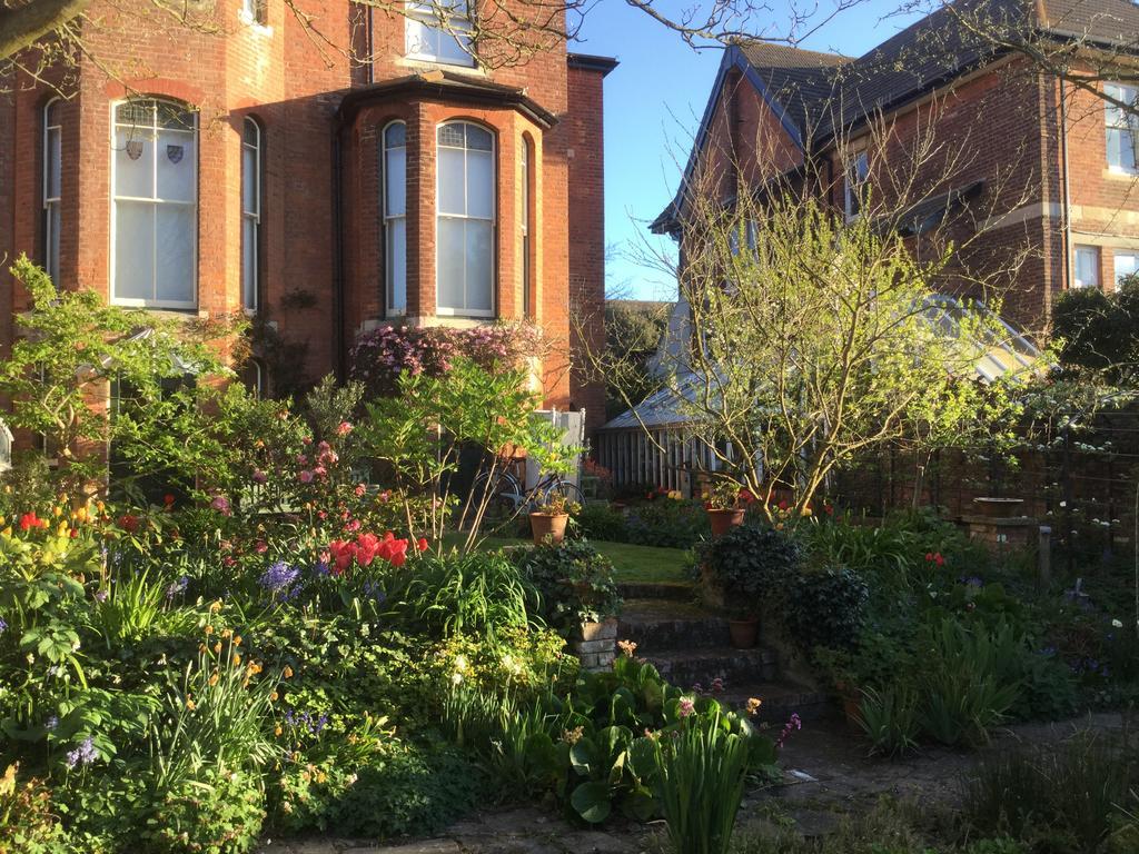 St Benedict - Victorian Bed And Breakfast Hastings Exterior photo