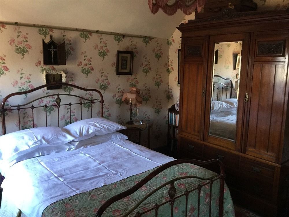 St Benedict - Victorian Bed And Breakfast Hastings Exterior photo